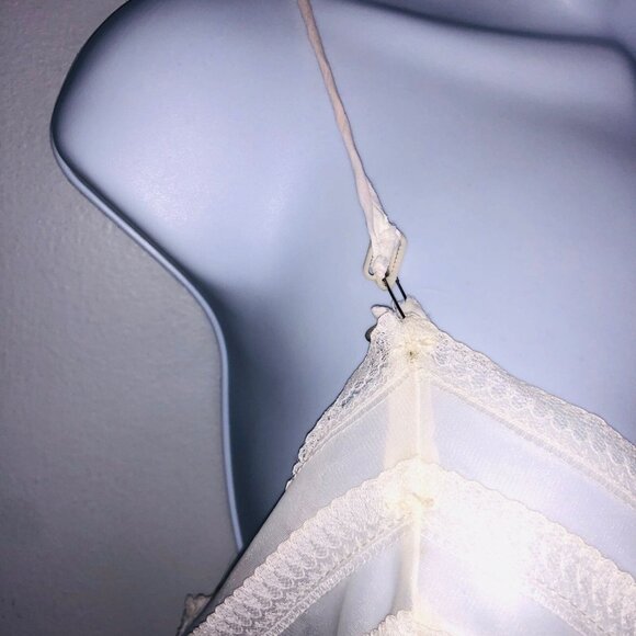 Vintage Womens M Full Slip Ivory Nylon Lace V Neck - Picture 3 of 10